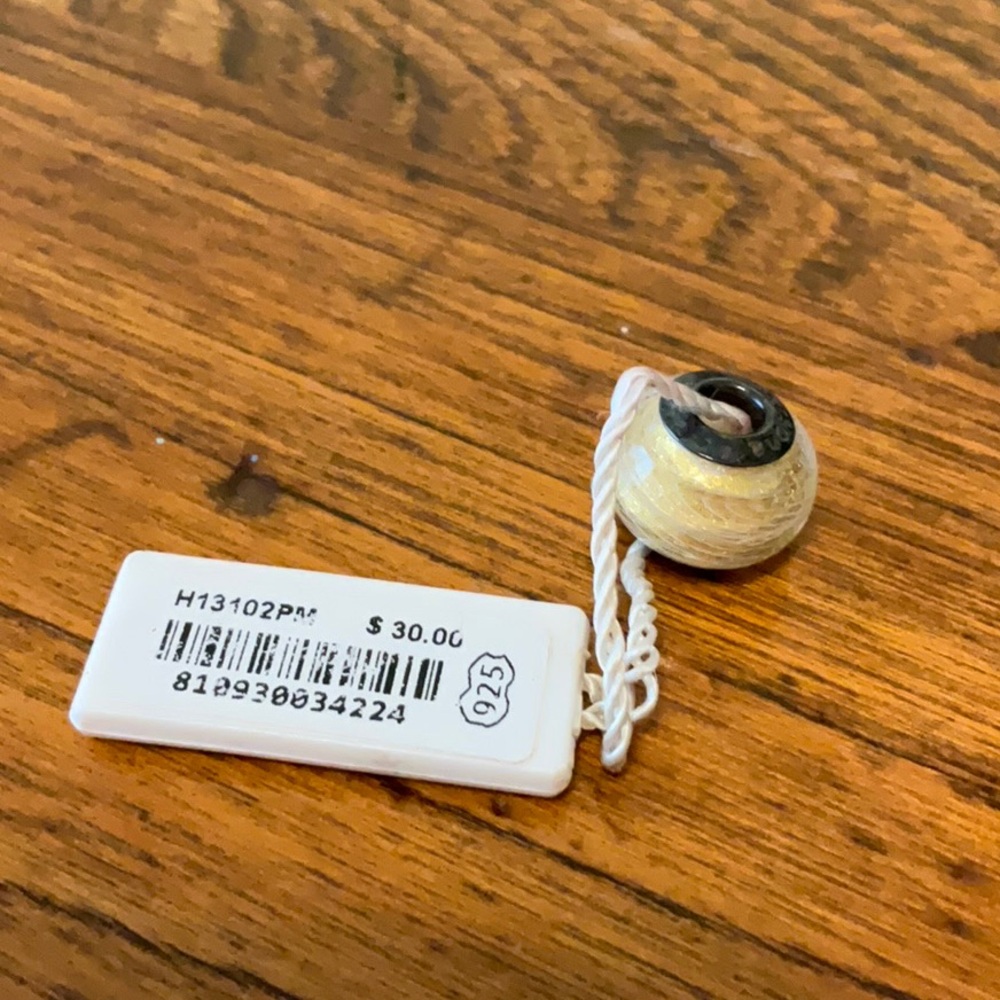 Persona Sparkly Gold with White Swirls Bead